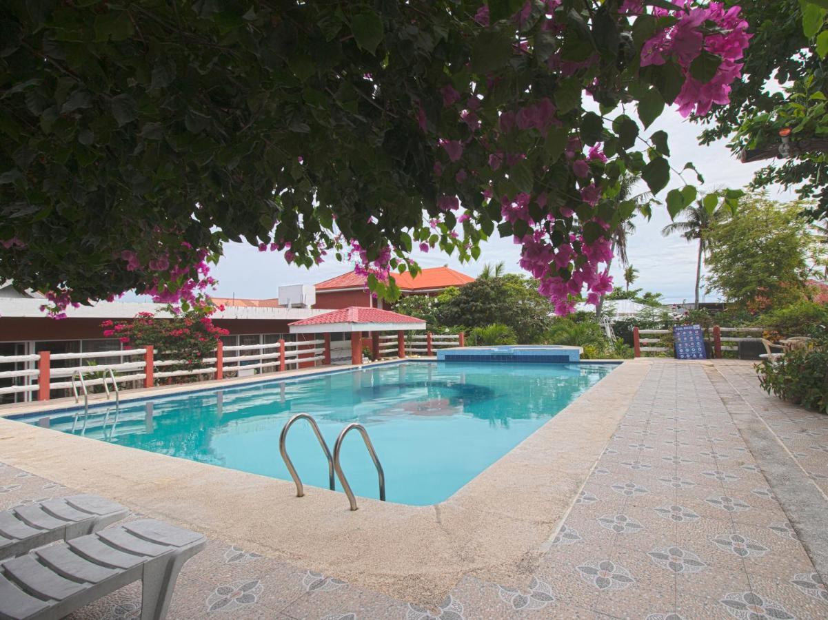Oyo 853 Malapascua Beach And Dive Resort Экстерьер фото