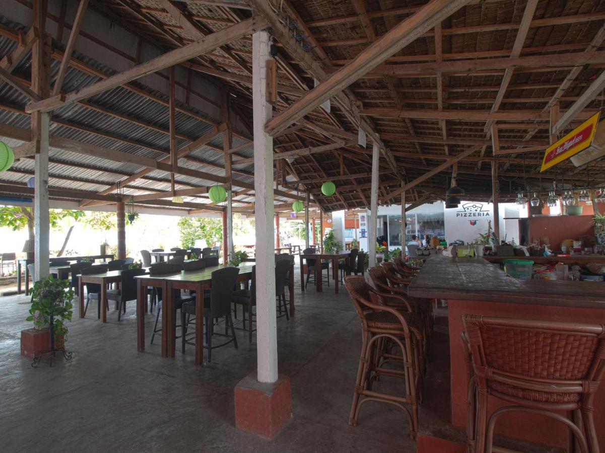 Oyo 853 Malapascua Beach And Dive Resort Экстерьер фото